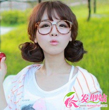 2012時(shí)尚花苞馬尾發(fā)型