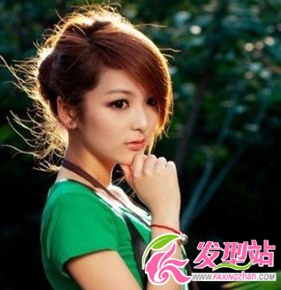 簡(jiǎn)單優(yōu)雅韓式盤發(fā)