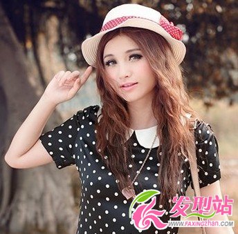美麗清新的女生隱形接發(fā)