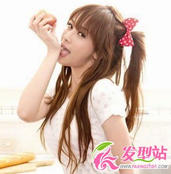 美麗清新的女生隱形接發(fā)