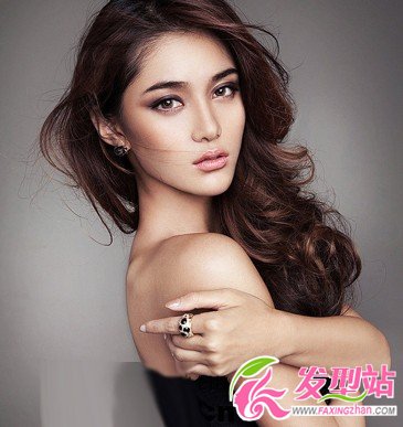 2013時(shí)尚發(fā)型:女生卷發(fā)