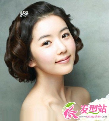 時(shí)尚優(yōu)雅新娘發(fā)型