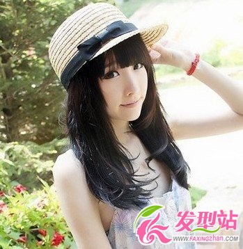 女生個(gè)性獨(dú)特中長發(fā)發(fā)型