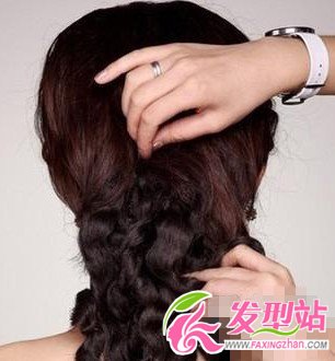 2013流行韓式新娘盤(pán)發(fā)扎法教程