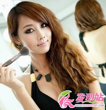 最新發(fā)型:夏季女生流行卷發(fā)發(fā)型