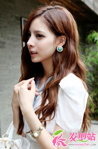 最新發(fā)型:夏季女生發(fā)型流行趨勢