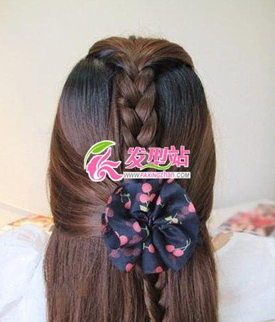 森女系氣質(zhì)簡(jiǎn)單編發(fā)教程圖解