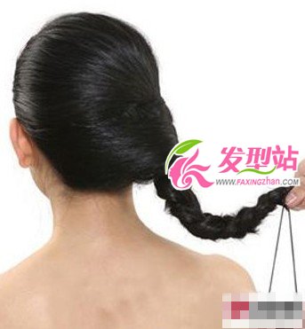 初夏側(cè)扎馬尾教程 變身最美女主角