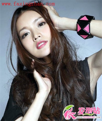 發(fā)型設(shè)計(jì):女士夏季流行卷發(fā)發(fā)型
