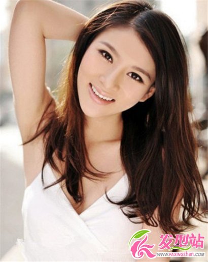 女生優(yōu)雅氣質(zhì)卷發(fā)發(fā)型 時(shí)尚美女首先發(fā)型
