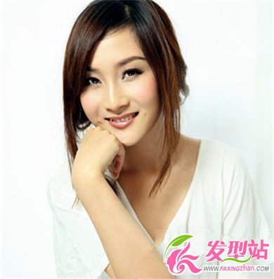 2013秋冬季女生流行直發(fā)發(fā)型