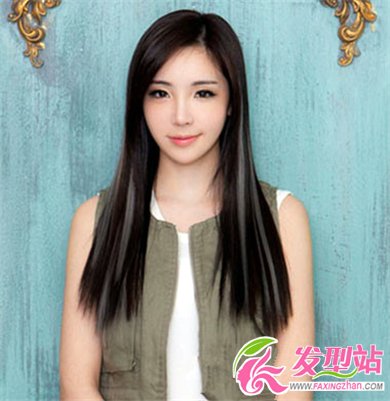 優(yōu)雅大方直發(fā)發(fā)型 展現(xiàn)女生最自然的美感