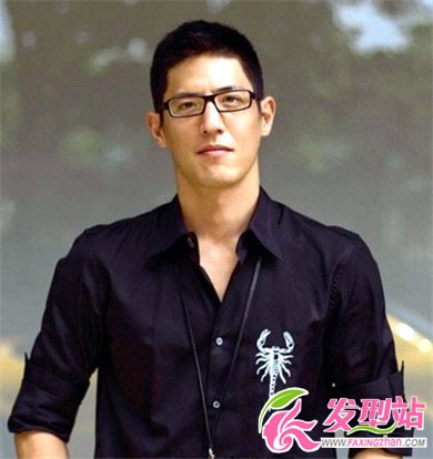 體現(xiàn)男士穩(wěn)重感的發(fā)型 成功男士的選擇