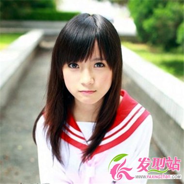 學(xué)生黨直發(fā)發(fā)型 展現(xiàn)清純時(shí)尚美感
