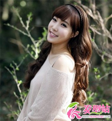 女生及腰長(zhǎng)發(fā)做什么發(fā)型好看
