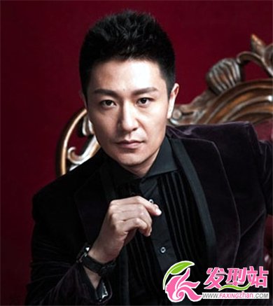 男生酷派露額短發(fā)發(fā)型 盡顯男士風(fēng)范