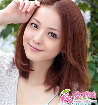 女生時尚層次感短發(fā) 打造清新修顏短發(fā)美女