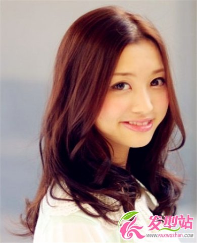 中長發(fā)女生棕色系卷發(fā)發(fā)型