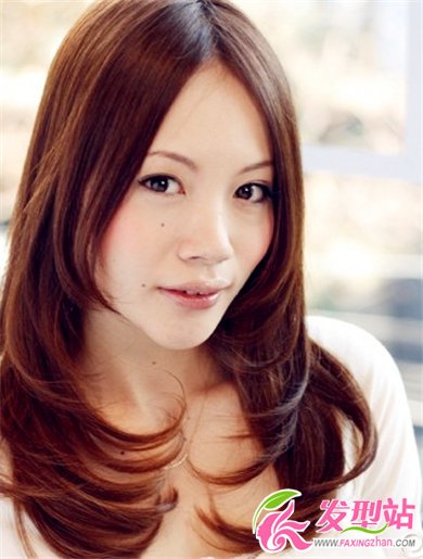 中長發(fā)女生棕色系卷發(fā)發(fā)型