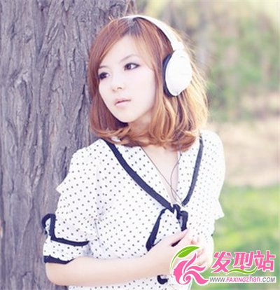 短發(fā)女生個性卷發(fā)設計 蓬松發(fā)尾更添時尚