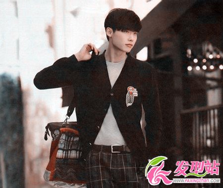 《聽見你的聲音》主演李鐘碩最新寫真造型