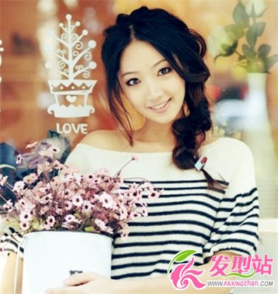 中分怎么扎發(fā)型好看 時(shí)尚六款扎發(fā)發(fā)型