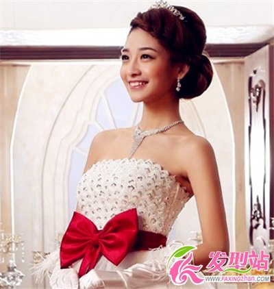 2014流行新娘發(fā)型 溫暖氣質(zhì)盤(pán)發(fā)顯高貴