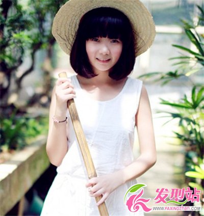 職場美女氣質(zhì)短發(fā) 展現(xiàn)短發(fā)美女風(fēng)采