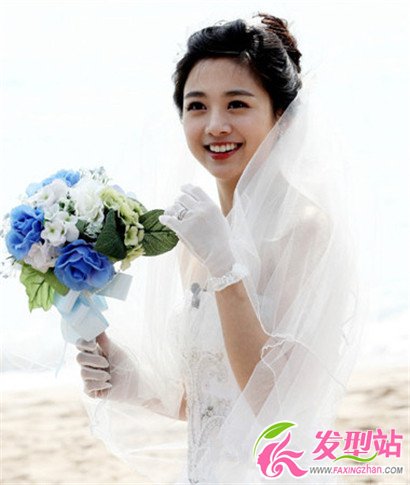 甜美婚紗照發(fā)型 詮釋世上最美新娘