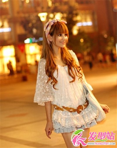 長發(fā)女生甜美卷發(fā)發(fā)型 長卷發(fā)秀出你的風(fēng)采