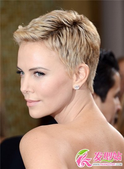 м^F(xin)R]ĸŮ?ni)簲ɪAnne HathawayAɭEmma Watson҂԰l(f)F(xin)|(zh)Ll(f)Ψһ܉͹@|(zh)ĳ̰l(f)uuɞڅ҂ՈHƷOriginal & MineralĄ(chung)⿂O(jin)Janelle ChaplinV҂̰l(f)ܵR]ŮA