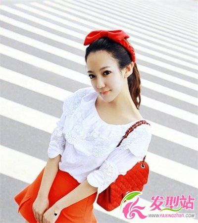 中長(zhǎng)發(fā)女生2014流行什么發(fā)型 時(shí)尚發(fā)型打造潮感女郎