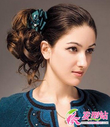 2014流行什么染發(fā)顏色 暗色染發(fā)成為最新流行趨勢(shì)