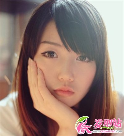 2014女生氣質(zhì)養(yǎng)眼直發(fā)發(fā)型推薦 清新直發(fā)倍增淑女范