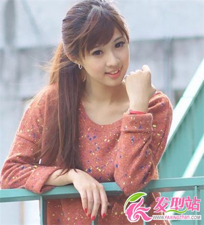 最新簡(jiǎn)單又好看的扎發(fā)發(fā)型 扎出甜美校園美女氣息