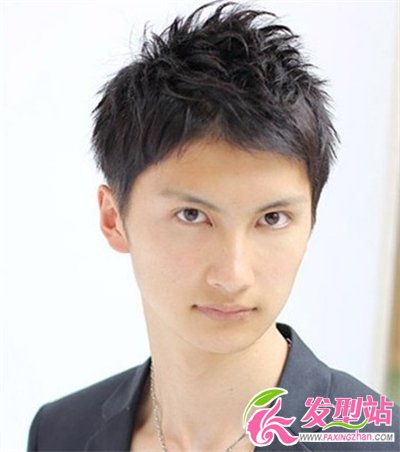 短發(fā)男生時尚紋理燙發(fā)型 最新男生燙發(fā)發(fā)型圖片