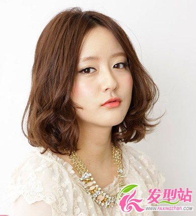 短發(fā)女生燙發(fā)選擇什么劉海 女生燙發(fā)與劉海搭配發(fā)型圖片