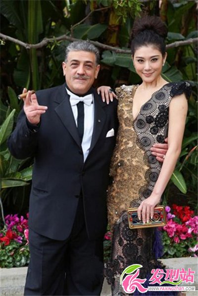 女士參加晚宴選擇什么盤發(fā) 當紅女星示范宴會高貴盤發(fā)發(fā)型