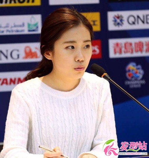亞冠發(fā)布會(huì)美女翻譯是誰?_亞冠美女翻譯圖片