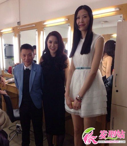 非誠勿擾女嘉賓許諾個人資料_許諾身高多少_女籃中鋒許諾私房照