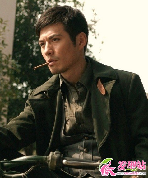 杜若溪嚴(yán)屹寬結(jié)婚照_杜若溪個(gè)人資料_嚴(yán)寬為什么改名嚴(yán)屹寬