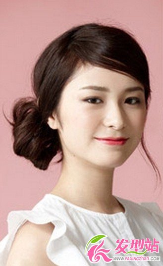 春夏季如何能扎出好看的發(fā)型 中長發(fā)女生甜美可愛扎發(fā)
