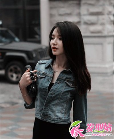 中央戲劇學(xué)院校花代斯迷人披肩發(fā)型 甜美發(fā)型塑造女神形象
