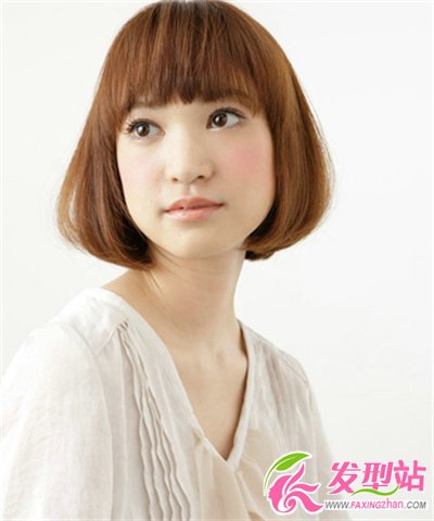 女生短發(fā)怎么搭配劉海 可愛(ài)修顏齊劉海最時(shí)尚