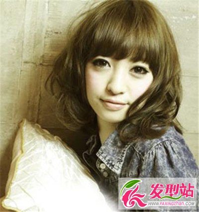 女生時尚卷發(fā)發(fā)型設(shè)計 讓對面的男生全都看過來