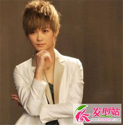 女生清純時(shí)尚染發(fā)發(fā)型 花樣美少女鐘情的棕色系發(fā)型