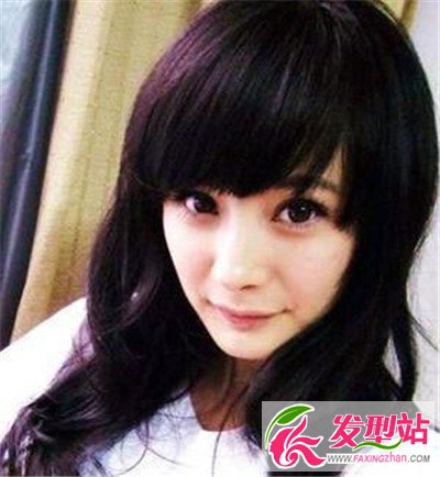 復(fù)活男士內(nèi)心的美麗長卷發(fā)發(fā)型 打造最新卷發(fā)女神新形象