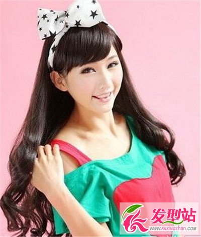 凸顯你膚色的咖啡色燙發(fā)發(fā)型 時尚燙發(fā)+染發(fā)讓你魅力無限