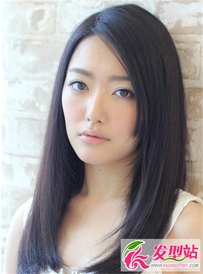 女生大氣直發(fā)發(fā)型 洋氣風(fēng)靡有魅力
