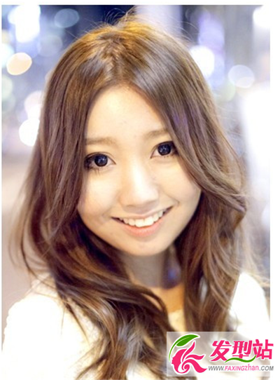 甜美日系卷發(fā)發(fā)型 精心設(shè)計(jì)凸顯美感